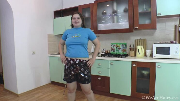 Adelina puts on a sexy stripping in the kitchen