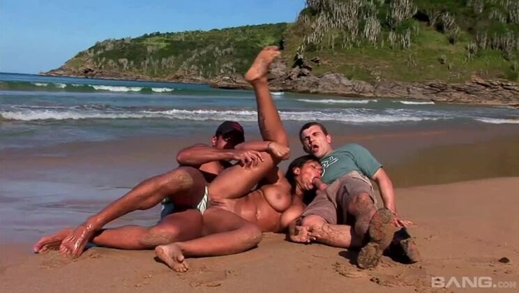 Beachside threesome fills in all this brunettes holes 