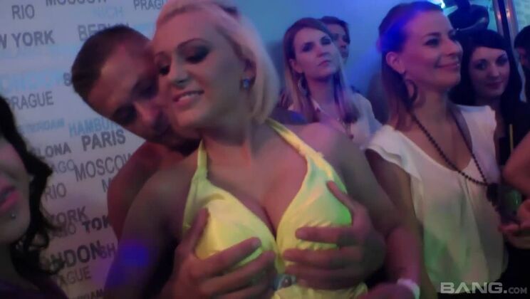 Blowjobs and titty fucks between strangers livens up party