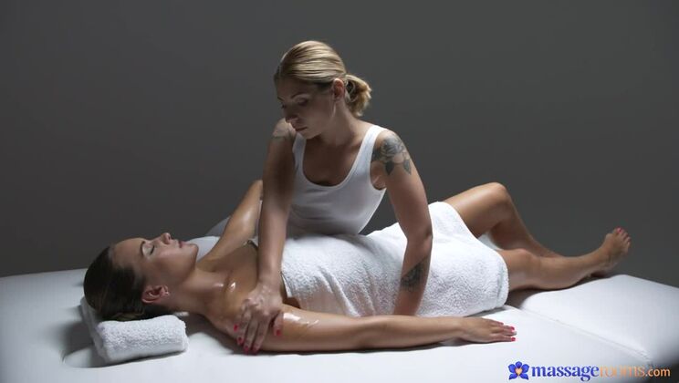 Intimate Massage for Hot Lesbians