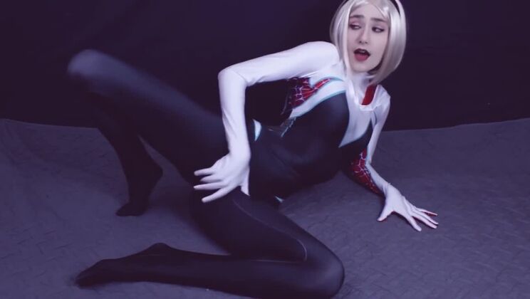 Cosplay Queen: Get Up Close & Personal with Blonde Spider Gwen