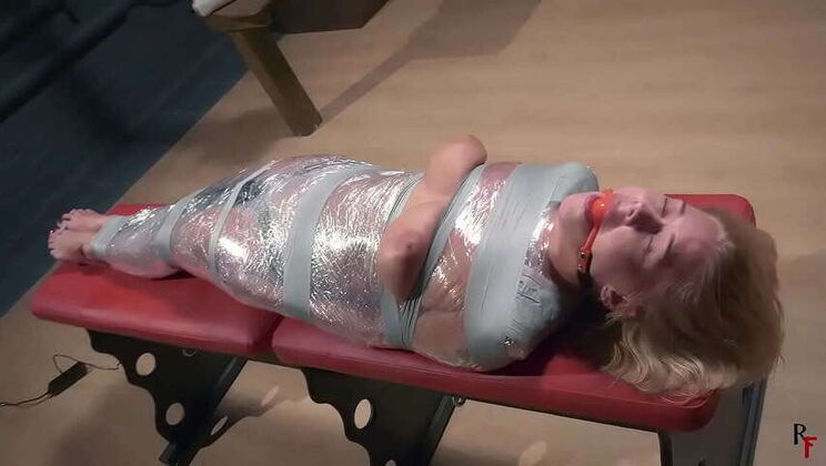 Darina Experiences Multiple Orgasms Through Magic Wand Mummification