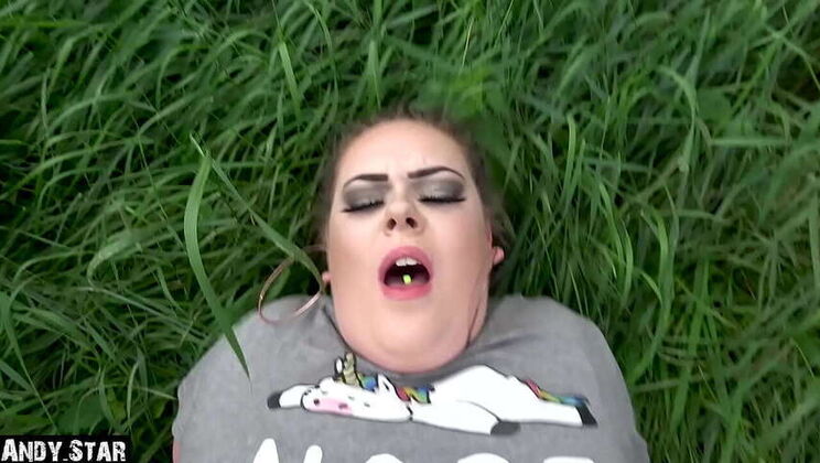 Curvy Teen Anastasia Gets Outdoor Fuck & Creampie Because She Needed to Pee