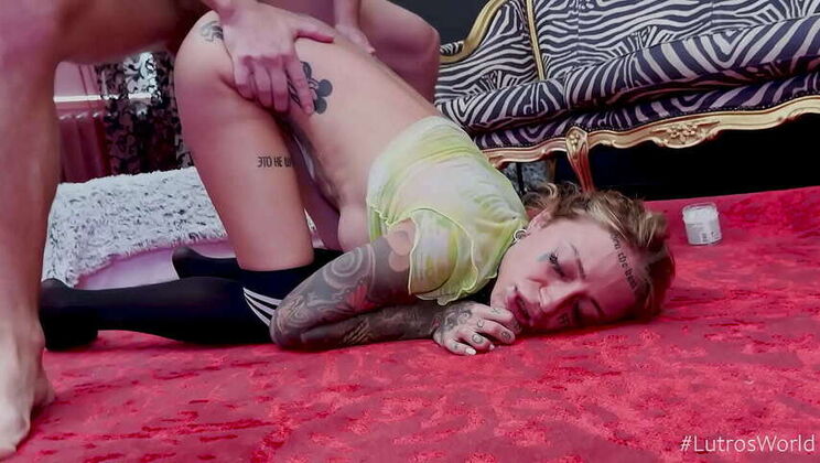 Anally Fisted & Squirting Tattooed Amateur - Sasha Bear