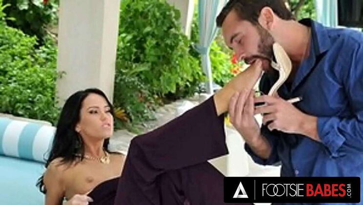 Megan Rain: Naughty Feet Trick Gets Cock Erupting All Over Her