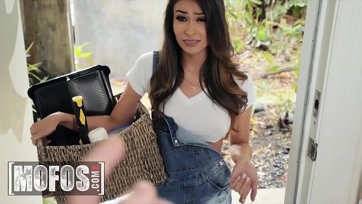 Katana Kombat Gets Wild in Pervs on Patrol - Big Ass Latina Teen POV Blowjob & Doggystyle - MOFOS