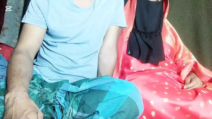 Desi Couple 2: Hot Asian Girl Fucked Hard in Doggy Style and Ass Licking