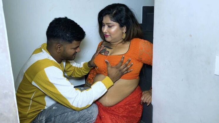 HD Hindi Audio: Engineer Fixes Internet with Hot Action