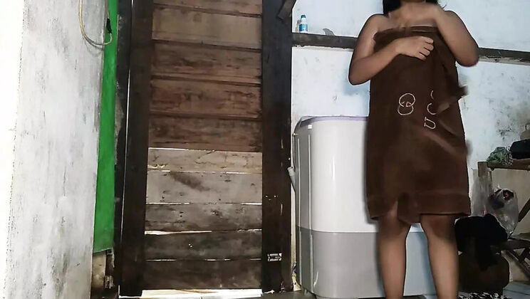 Hot Indonesian Housewife Cheats with Brother-in-Law in Steamy Fuck Session