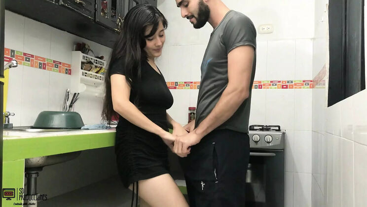 Juicy Stepdaughter Seduces Stepdad with Her Tight Pussy - Hot Spanish Porn