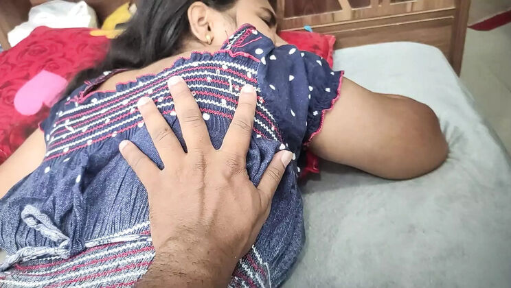 Desi Mallu Couple Hot Home Sex, Malayali Wife Nighty Removal & Fuck with Boyfriend