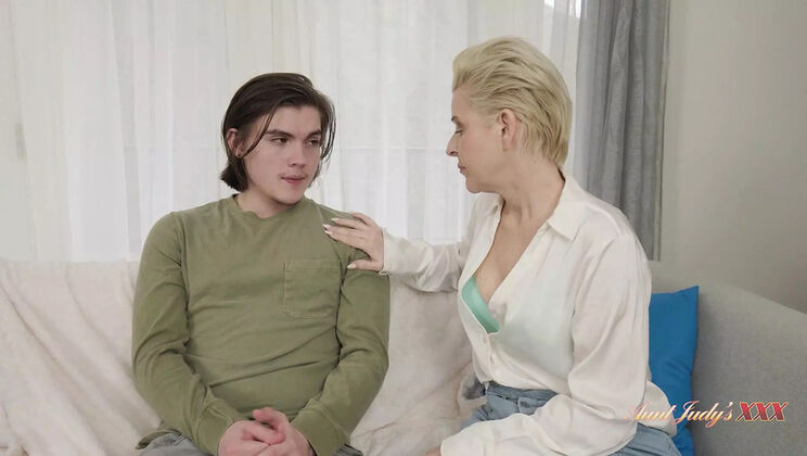 Mature Therapist Bobbi Shay Gives a Hot Blowjob to Young Patient Tyler Cruise