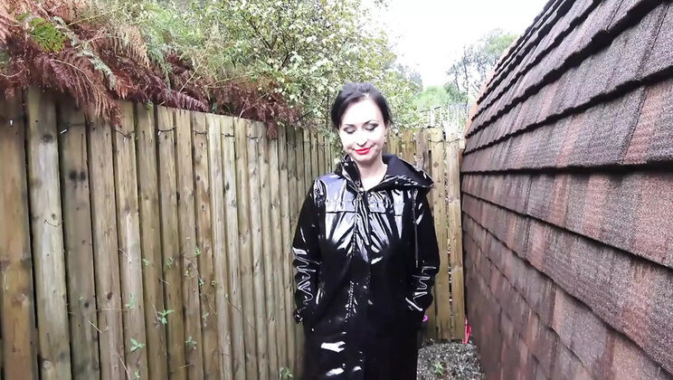 Hot Polish Mature Wanilianna Fucks Herself with Dildo in Highland Cottage - Amateur HD Video