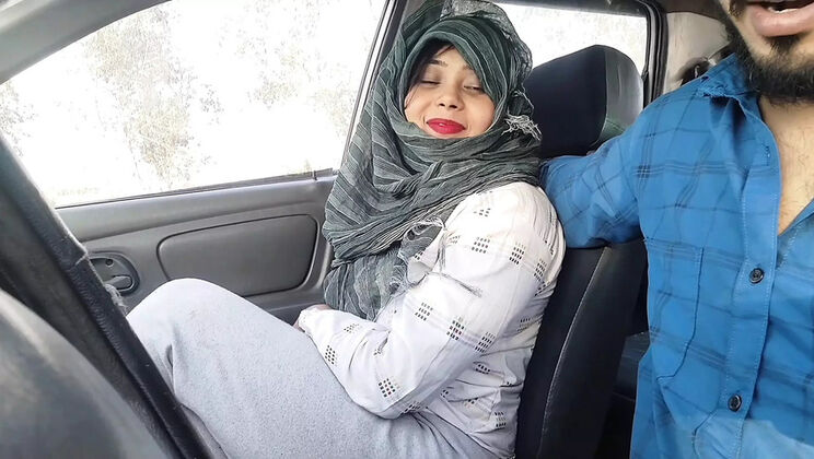 Hot Muslim Girl Shamir Sikandar Fucked Hard in Car - Desi Indian Sex