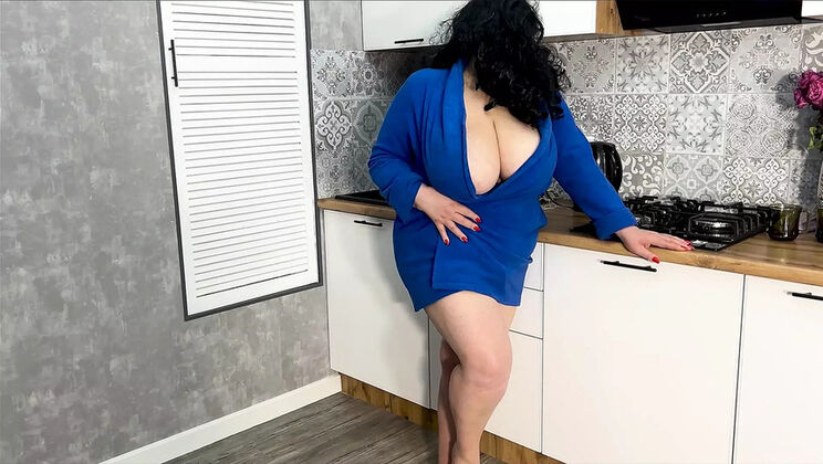 Hot MILF with huge natural tits flashes before deepthroat and rough anal sex - Vakosass