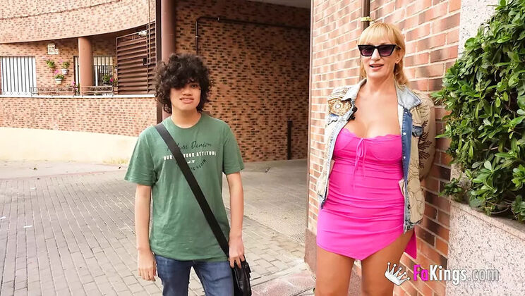 Victoria Vera Teaches Young Guy a Hot Lesson - Blonde MILF with Big Tits & Ass