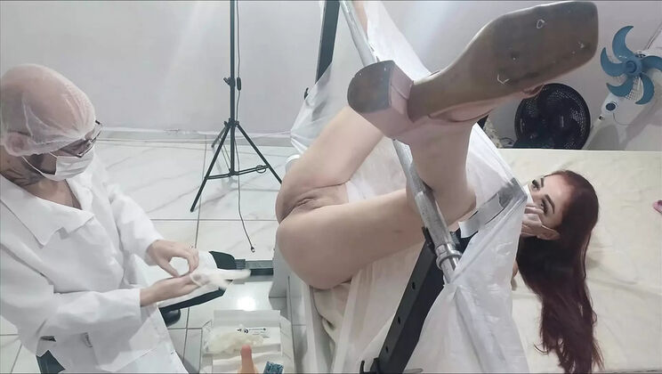 Young Latina Gynecologist Uses Numbing Gel to Examine 19-Year-Old Patient