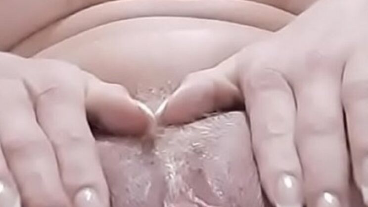 Hot Latina Amateur Daniela Matarazzo Gets Creamy in Chair