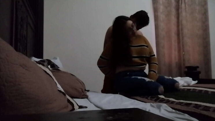 Hot Latina Wife Fucks Behind Hubby's Back - Big Tits & Big Ass Amateur