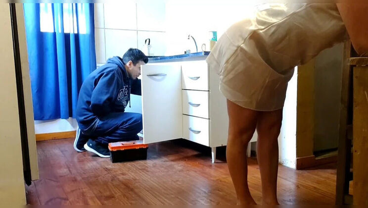 Hot MILF Esperanza Gets Fucked by Plumber in Kitchen - Blowjob, Facial, Cum in Mouth