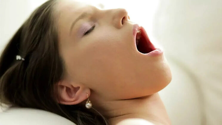 Hot Lesbian Fingering & Cunnilingus - Cloee Trinity in Sexy Intimacy Ep 4