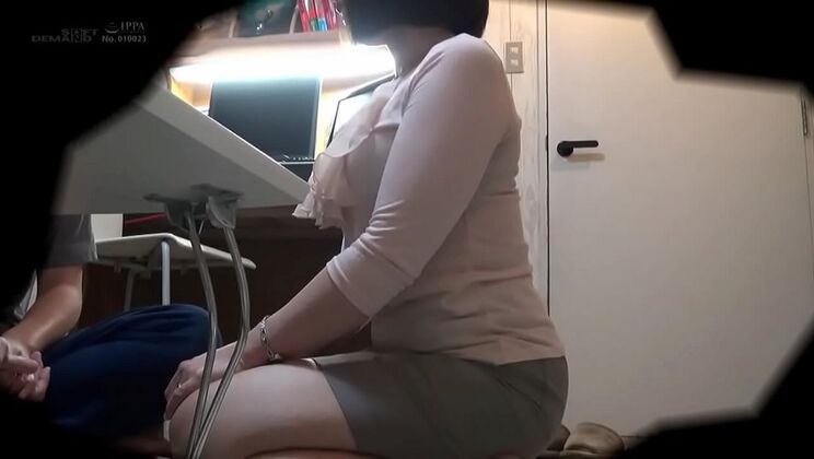 Japanese Stepmom Hiraoka Reiko Fucks for Stress Relief - Creampie & Blowjob
