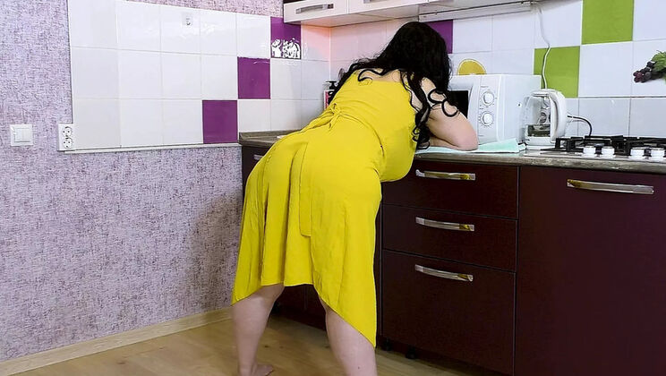 Big Tit MILF Devenyskpot Shows Off Her Natural Tits & Takes Deep Anal Fuck