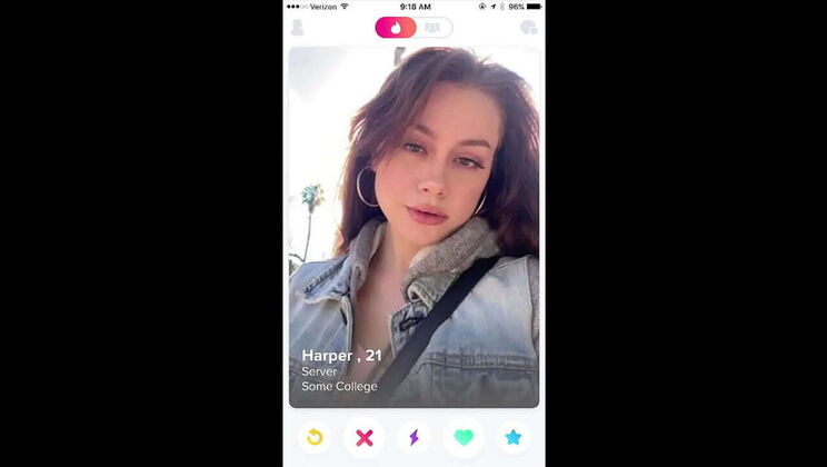 Tinder Hookup: White Chick Takes Black Dick on First Date