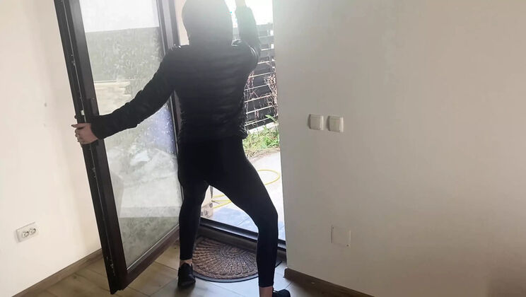 MilfyCalla Neighbor Blowjob POV: Amateur Latina MILF Gives Sugar and Takes Cum in Mouth