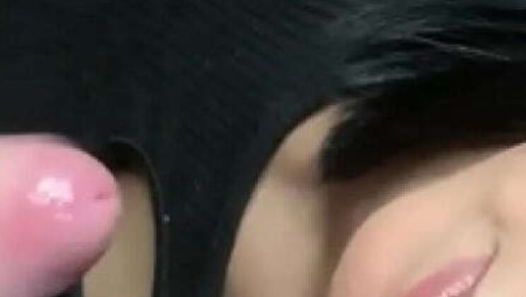 Petite Latina Teen Kim's Viral Blowjob & Creampie - Homemade Amateur Sex with Holland