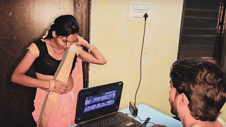 Indian Teen Employee Comes to My House for Sex - Homemade Blowjob and Doggy Style