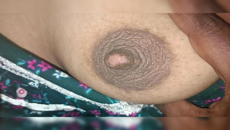 Tamil Aunty Sex with Original Audio - Desi Homemade Fingering and Moaning