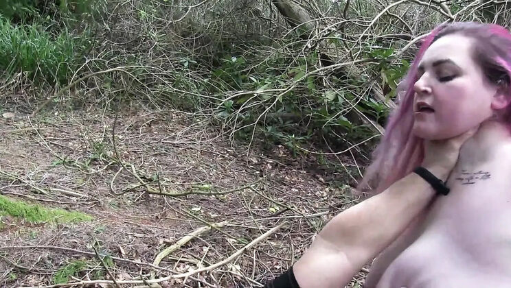 Bambi Beauty Rough Outdoor Blowjob & Doggy Style Fucking in Woods