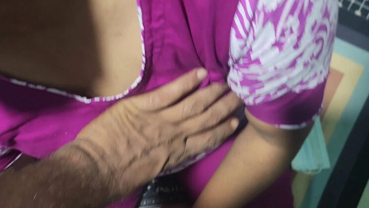 Bangladeshi Bhabhi Hot Homemade Sex with Big Cock Fucking