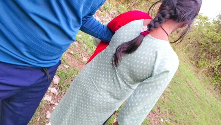 Young Indian Desi College Girl Fucked Hard by Boyfriend in Jungle - Hindi Village Sex
