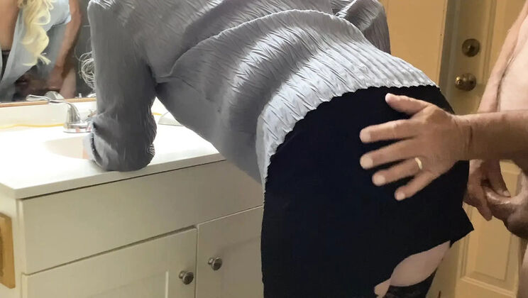 Homemade Anal Fuck with Mature Blonde in Stockings Before Work