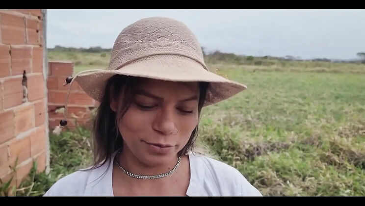 Amateur BBW MarieChell Doggy Style Fuck After Roadside Photo Shoot