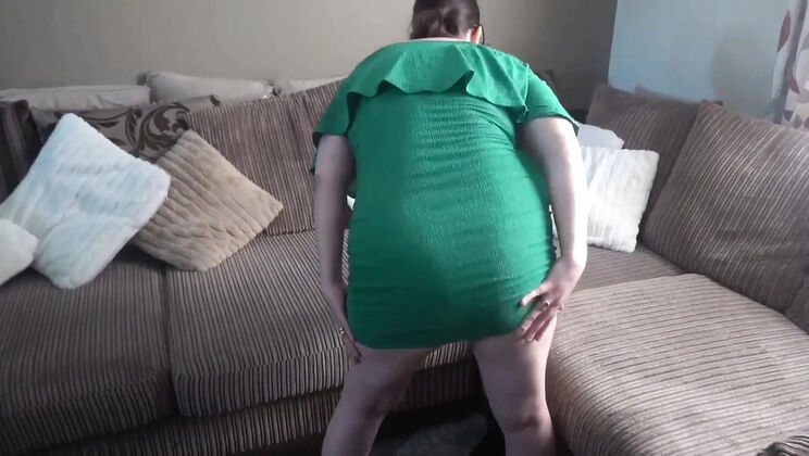 Littlevixen Strip Tease in Green Dress - BBW Wife Spreads Legs Solo