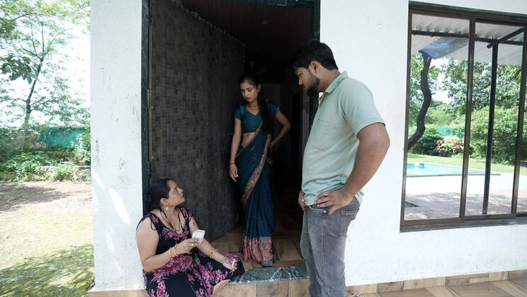 Desi Indian Step Sister First Time Morning Sex - Big Boobs 18+ Hindi Audio Fuck