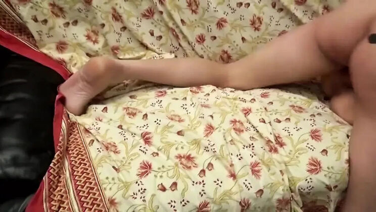 Italian Housewife Blowjob Makes Husband Cum Hard - Amateur Brunette Homemade