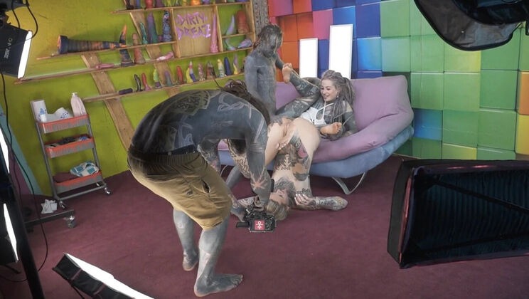 Behind The Scenes Blowjob Action: Amateur Lesbian Goth Teens with Tattoos & Piercings