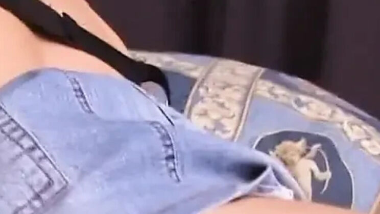 Hot Housewife Blowjob & Creampie - Real Amateur Homemade Movie