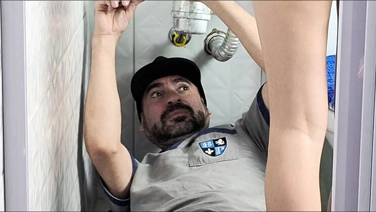 Skinny Redhead Latina Gets Fucked Hard By Plumber - Amateur Blowjob & Cumshot