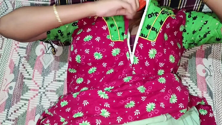 Tight Tamil Wife Hot Sex with Husband - Desi Girl Fingering and Cowgirl HD Video