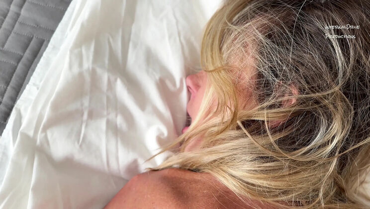 Blonde GILF Takes Multiple Loads in Her Mouth - Amateur POV Cumshot
