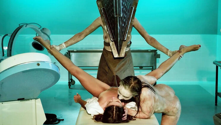 Futa Monster Fuck: Pyramid Head Huge Cock Rough Sex with Cute Brunette Kylie Rocket