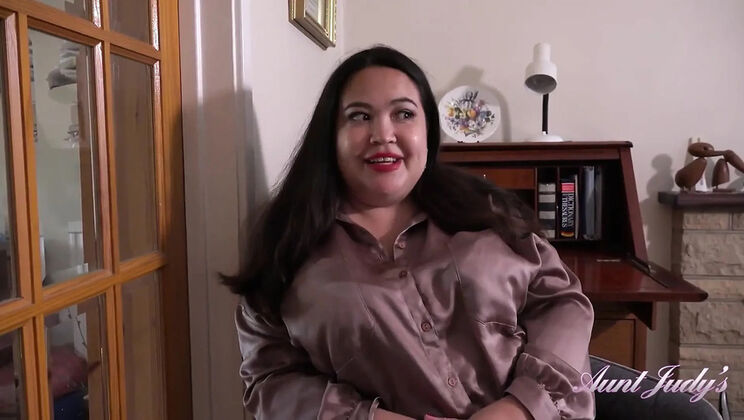 Chubby MILF Boss Ms. Mimi Gives You a Big Tit Office Blowjob POV