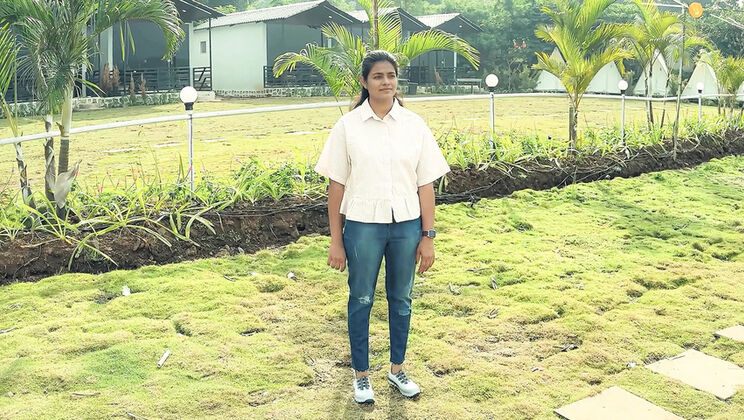 Sexy Komal Cheating Desi Wife - Homemade Vacation Fuck with Neighbor in Hindi