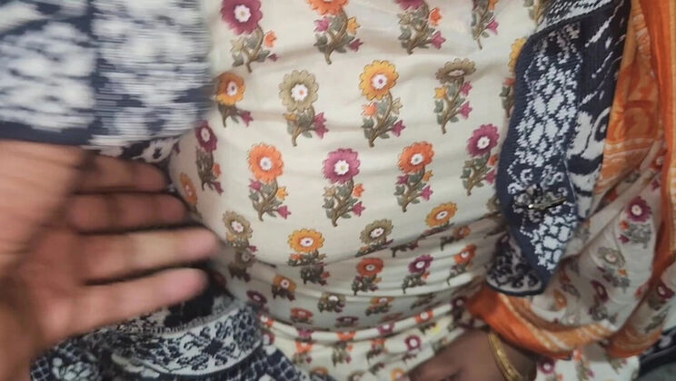 Bangladeshi Housewife Akhi Moni Gives Blowjob and Tight Pussy Fucking in Homemade Sex Video