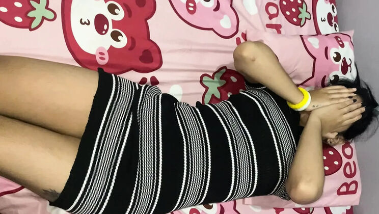 Viral Stepsister Caught in Sister-in-Law's Room - Indonesian Hijab Teen Ichaaa Fucked Hard